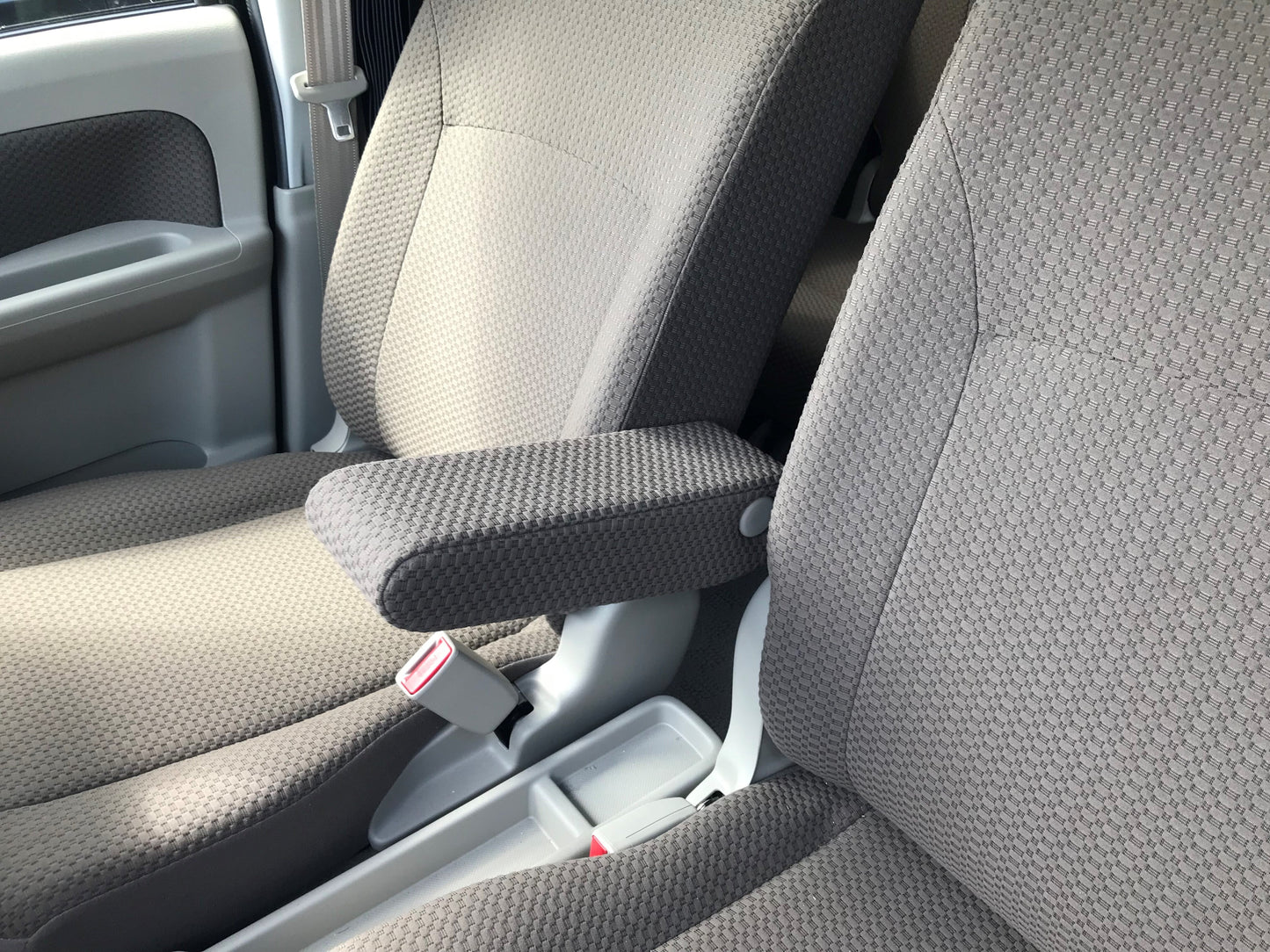 純正フロントアームレスト取付ブラケット(位置合わせ用型紙付き)